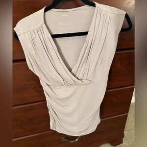 V-Neck•beige•INC•excellent condition•fitted